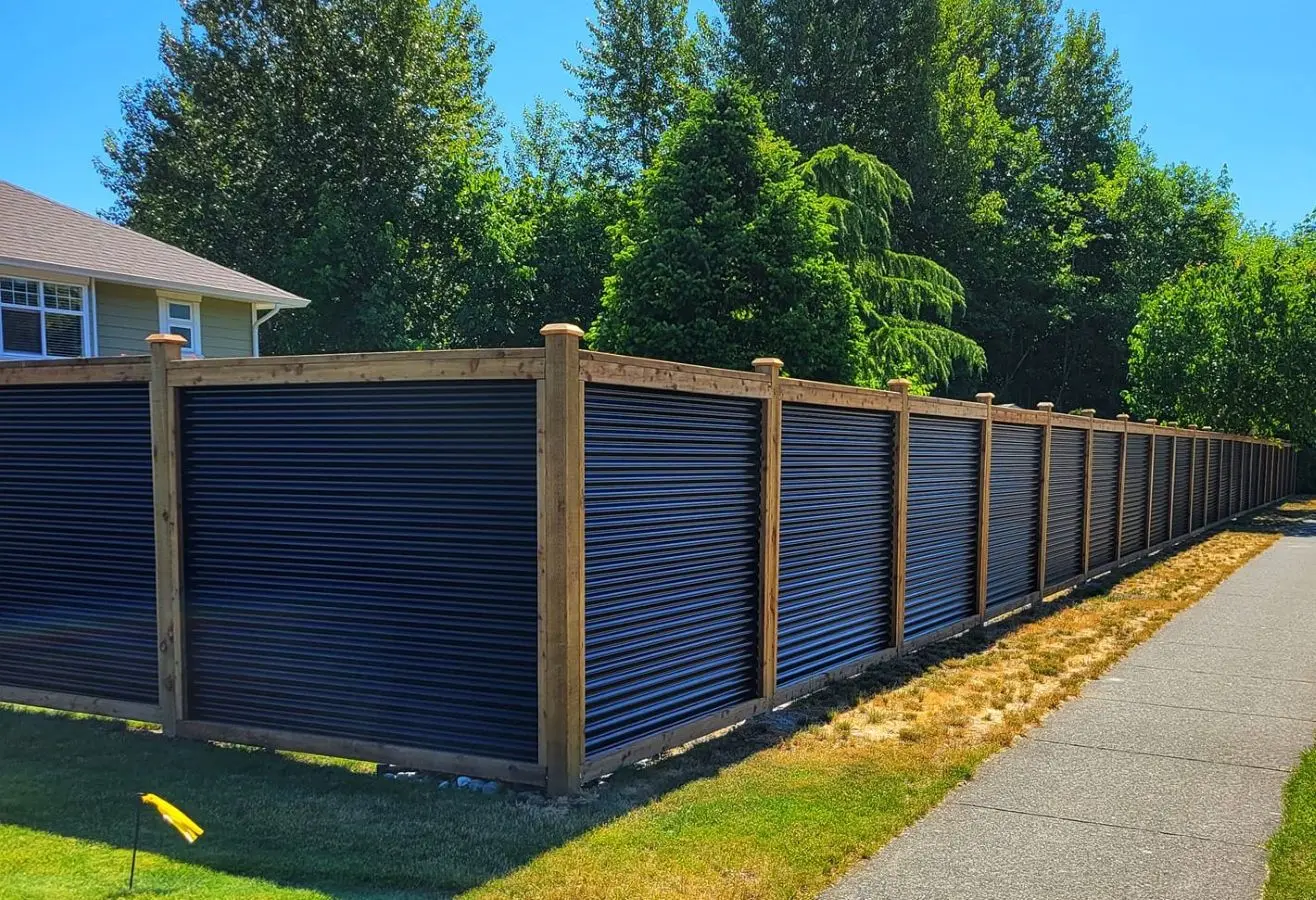 Metal fencing — EJE Construction